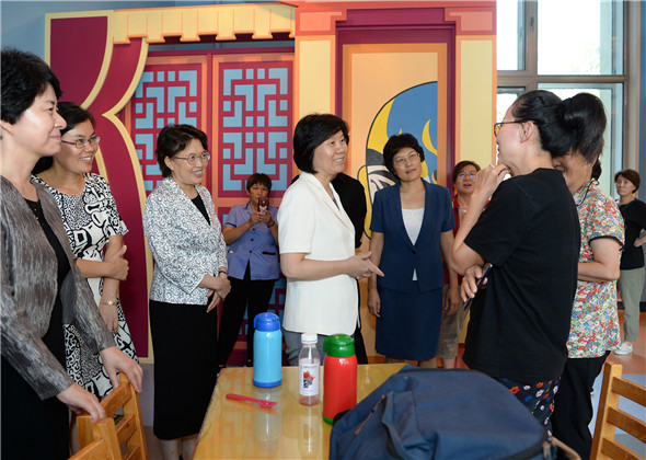Shen Yueyue Visits Teachers at CWU and CNCC Ahead of Teacher